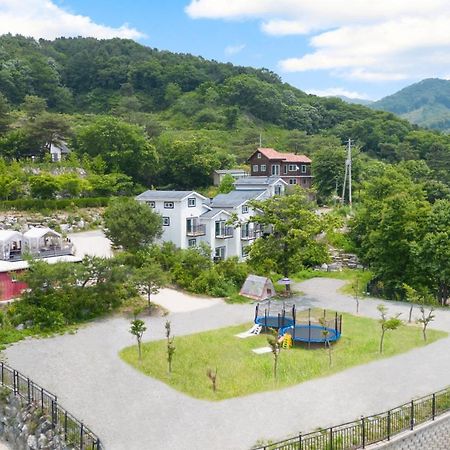 Hongcheon D-Day Pension&Camping Экстерьер фото