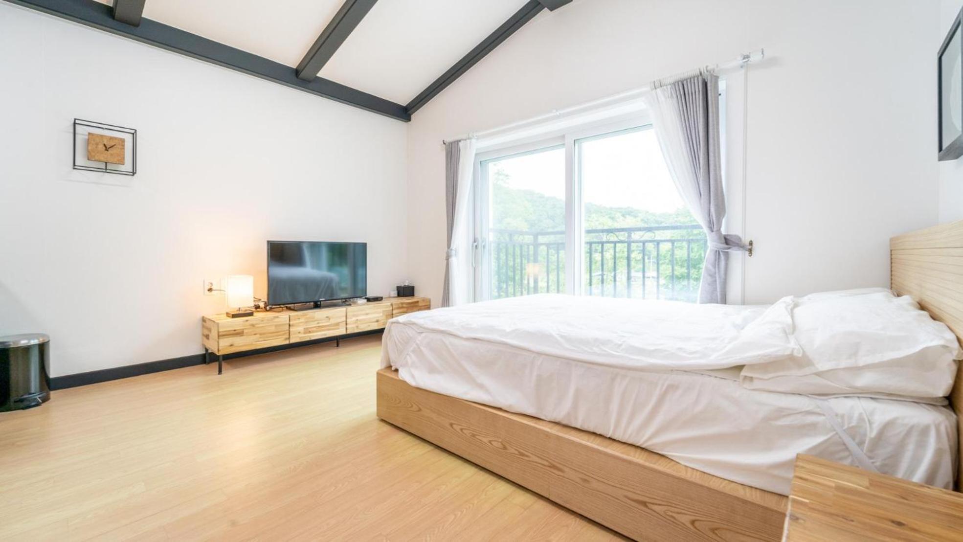 Hongcheon D-Day Pension&Camping Экстерьер фото